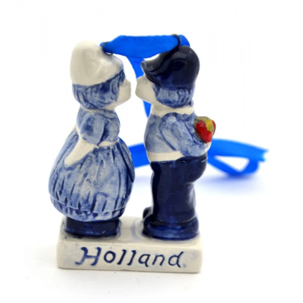 DB Ornament-Kissing Couple